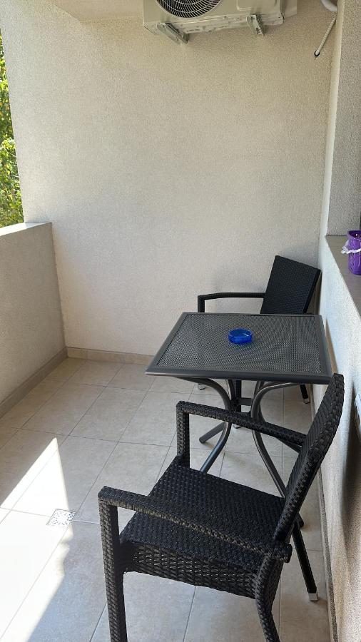 In Apart Hotel Bukarest Exterior foto